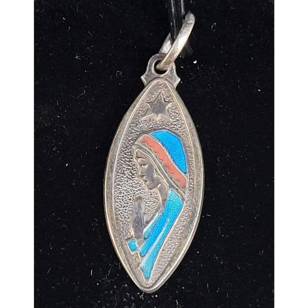 Sterling Silver Virgin Mary Turqiouse and Red Enamel Pendant 5g 1.6 in